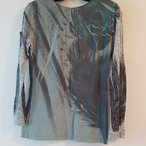 Cut cute long sleeve tee - Picture 2 of 3